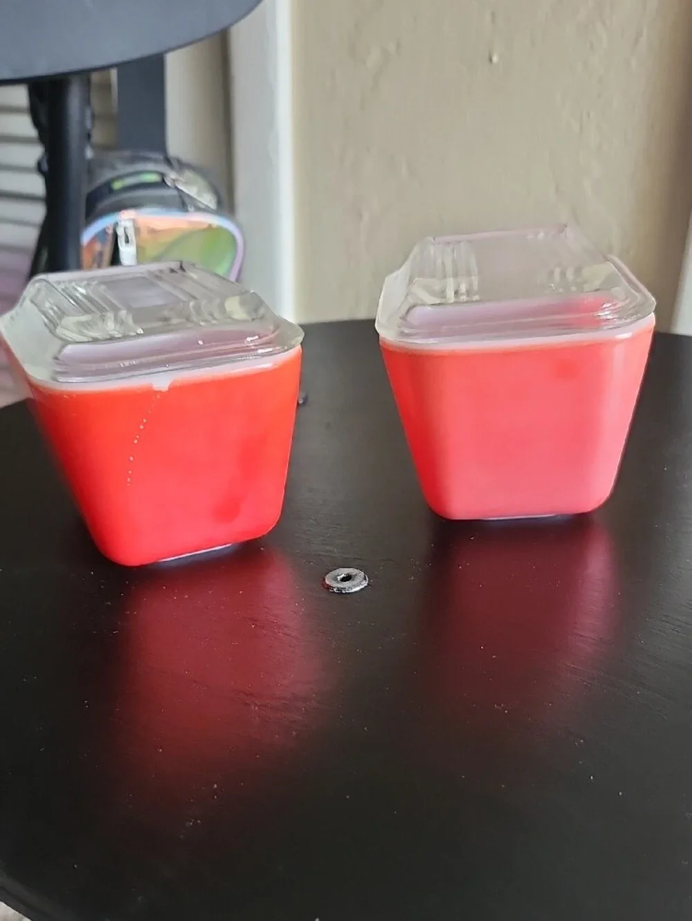 Set of 2 Pyrex Vintage Glass Refrigerator Dishes with Lids - Picture 4 of 12